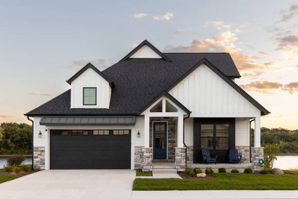 Best Emergency Roof Repair Services  in Monon, IN
